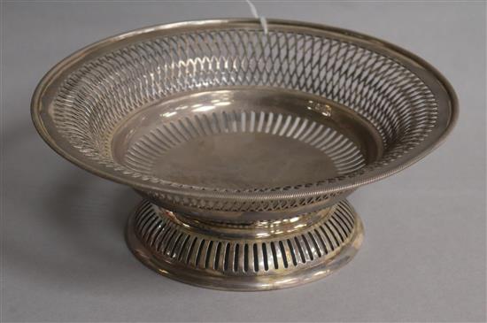 A George V pierced silver pedestal bowl, James Dixon & Sons, Sheffield, 1913, 9 oz.